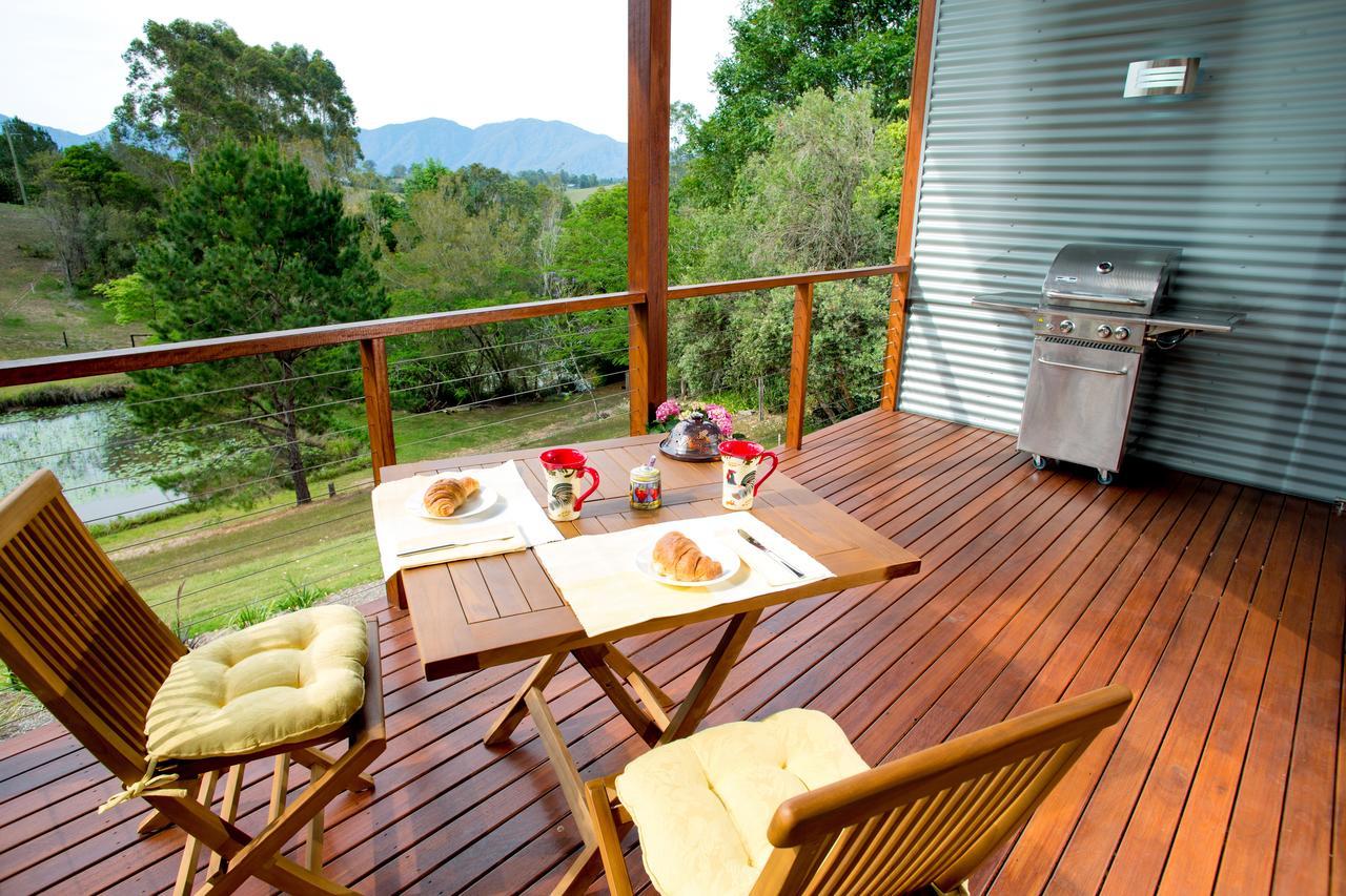 Lilypad Luxury Cabins Белинген Екстериор снимка